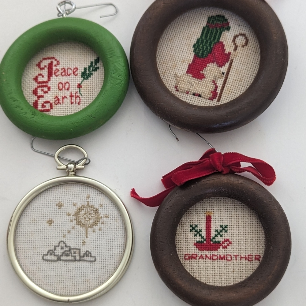 Set of 4 Vintage Round Embroidered Christmas Ornaments